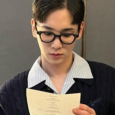 EIRIAN ZOHRE CAOMHAN